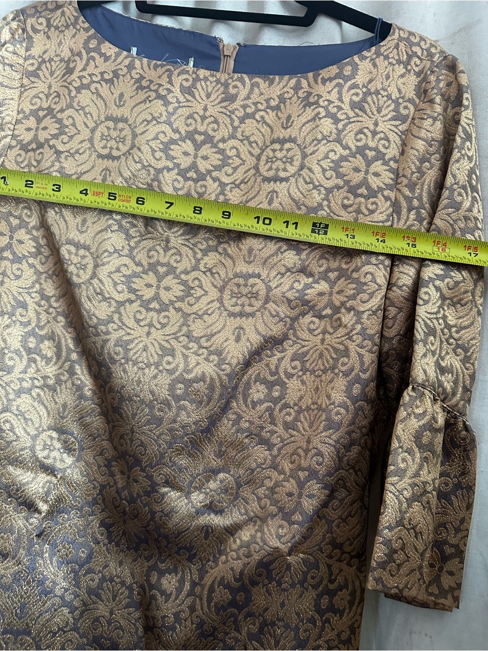 Donna Morgan Gold Metallic Brocade Shift Dress with Flared Sleeves Size 10/US - Picture 8 of 10